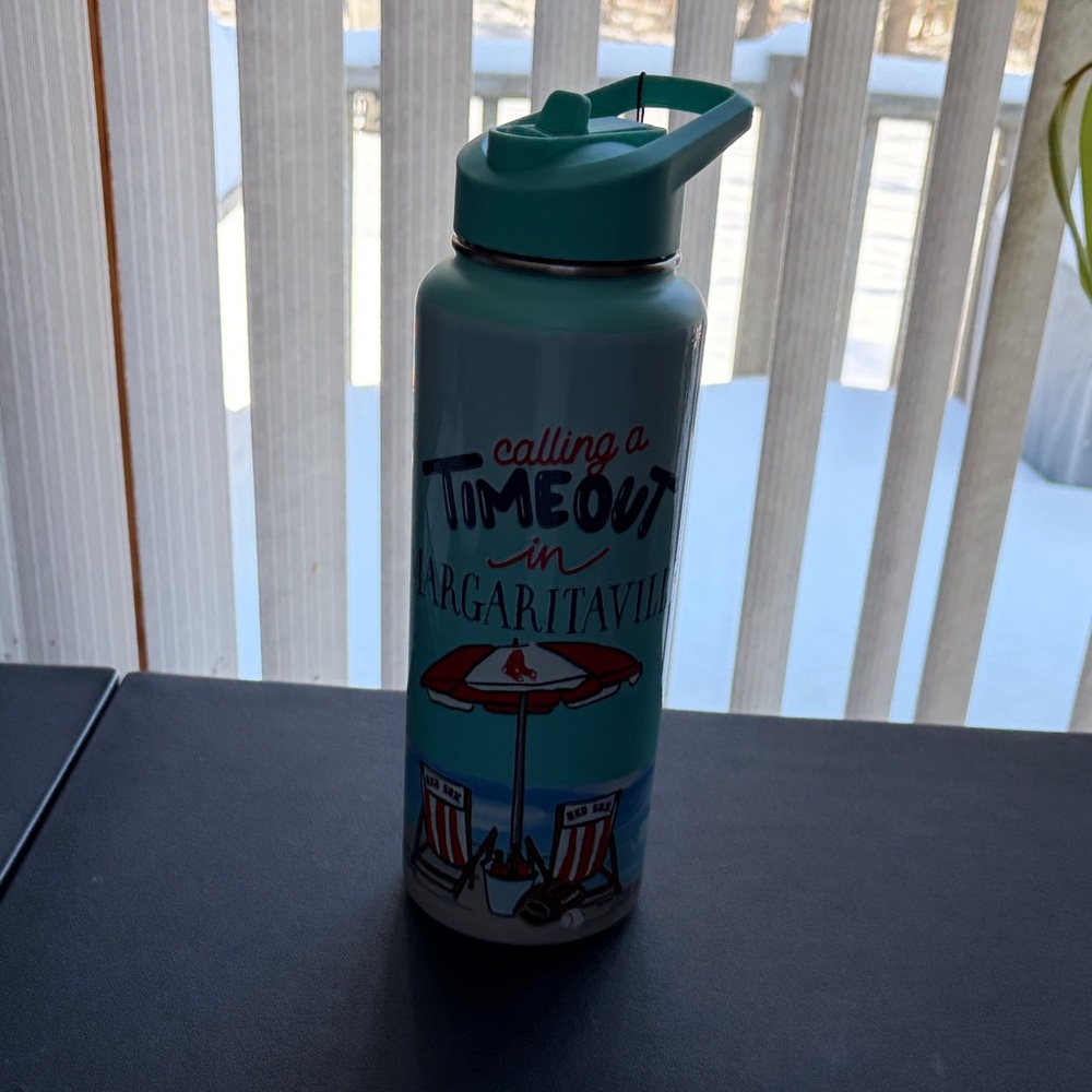 NWT Margaritaville Water Bottle with Beach Design